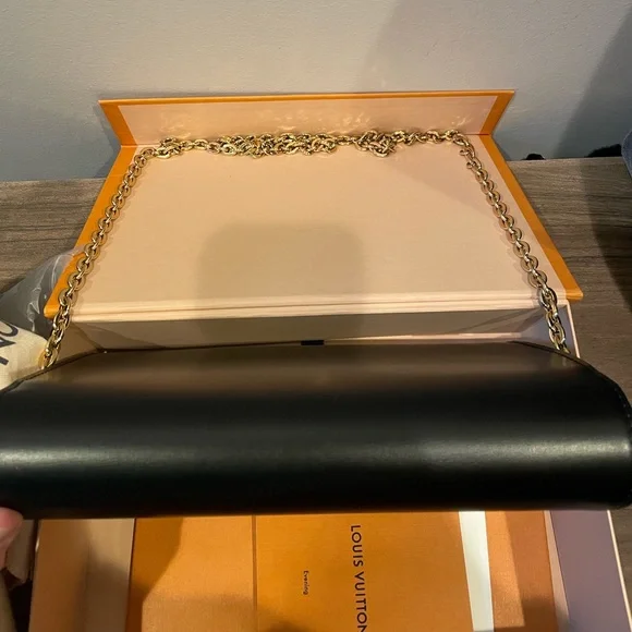 Louis Vuitton Louise Chain GM - Picture 10 of 15